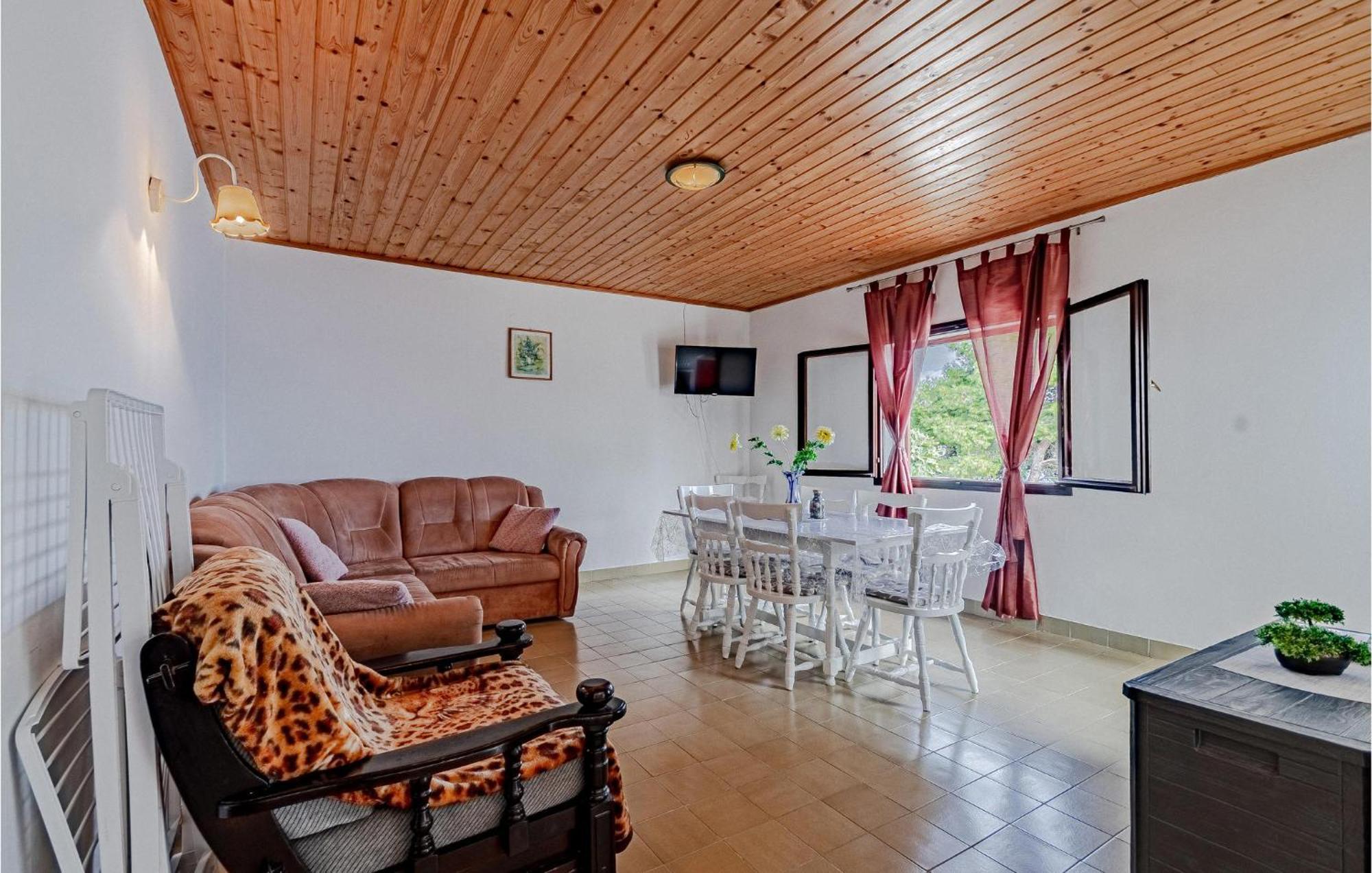 Beautiful Home In Prizba With Kitchen Eksteriør billede