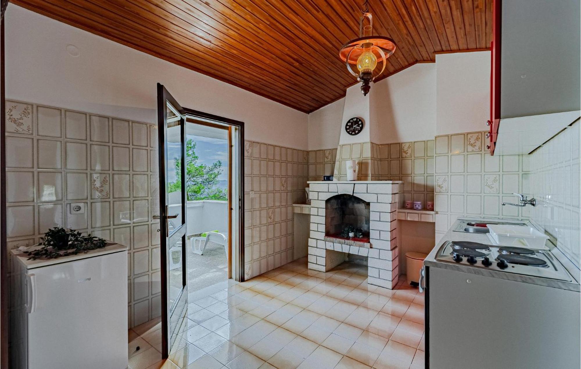 Beautiful Home In Prizba With Kitchen Eksteriør billede