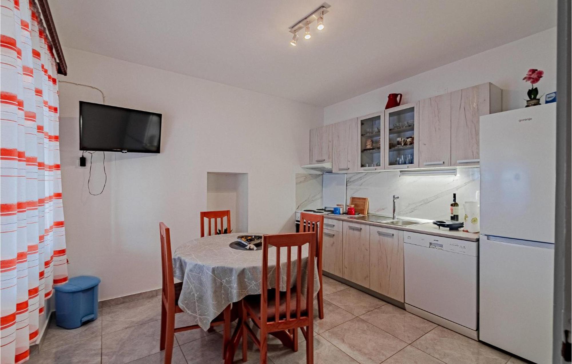 Beautiful Home In Prizba With Kitchen Eksteriør billede